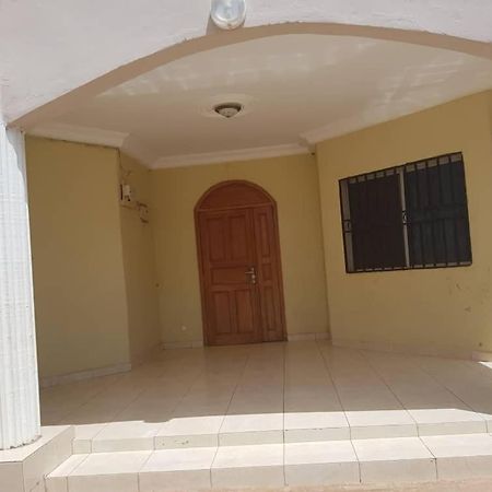 Touray Guest House Old Yundum Eksteriør billede