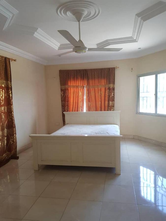 Touray Guest House Old Yundum Eksteriør billede