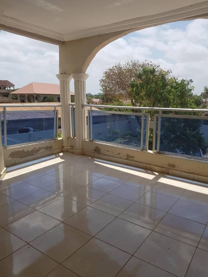 Touray Guest House Old Yundum Eksteriør billede