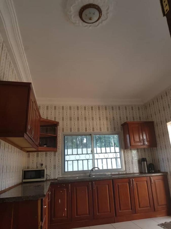 Touray Guest House Old Yundum Eksteriør billede